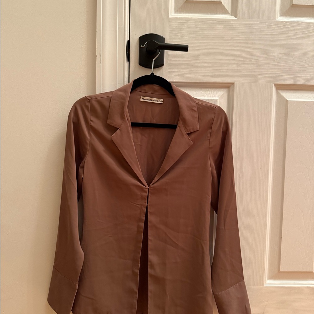 Abercrombie & Fitch Brown Colored Long Sleeve Closure Blouse